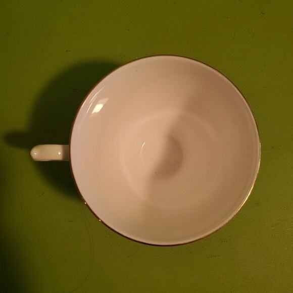 QUEEN ANNE BONE CHINA TEA CUP 8224 - Picture 3 of 4